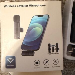 Wireless Lavalier Microphone for Smartphones - Black